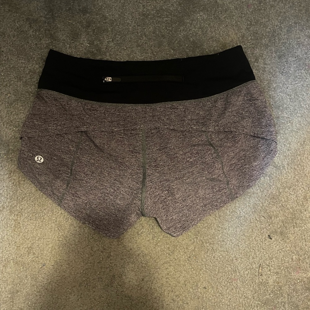 GREY LULULEMON SPEED UPS! SIZE 2, 2.5 inch, LOWRISE.